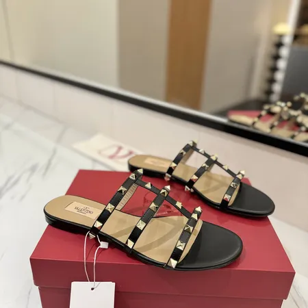 ヴァレンティノ スリッパ