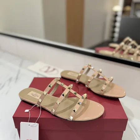 ヴァレンティノ スリッパ