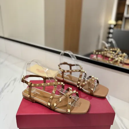 ヴァレンティノ サンダル