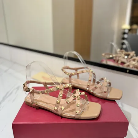 ヴァレンティノ サンダル