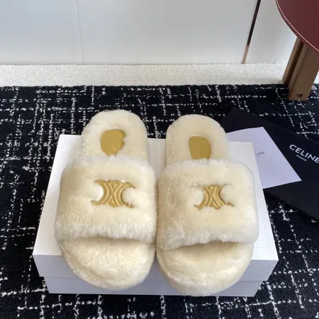 セリーヌ スリッパ