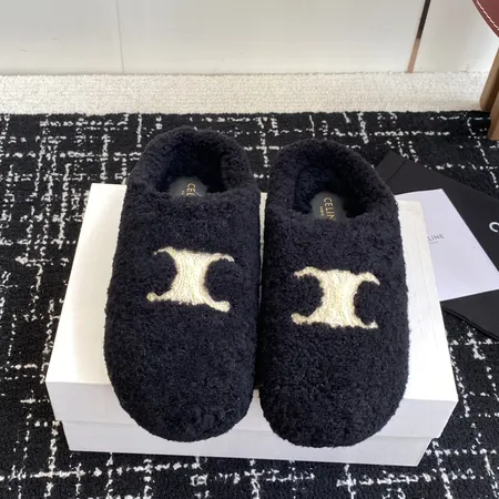 セリーヌ スリッパ
