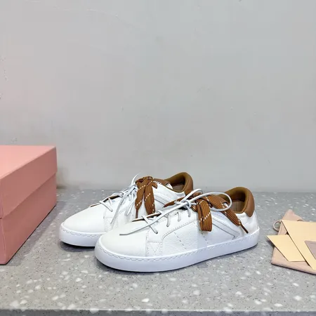 ミュウミュウ カジュアルシューズ