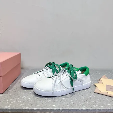 ミュウミュウ カジュアルシューズ