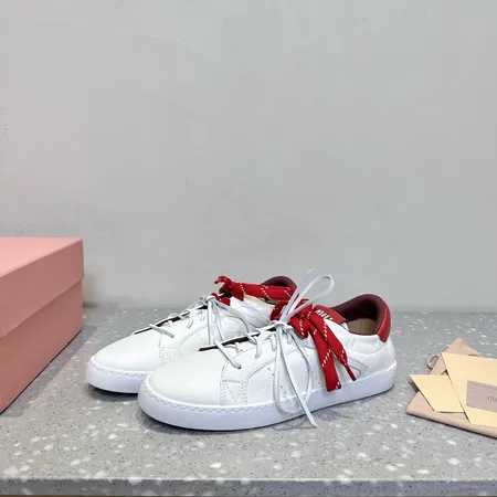 ミュウミュウ カジュアルシューズ