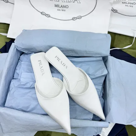 プラダ スリッパ
