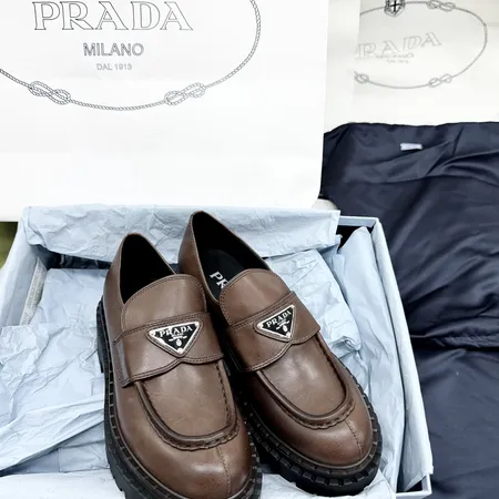 プラダ カジュアルシューズ