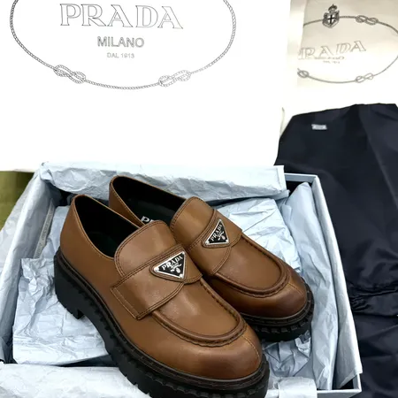 プラダ カジュアルシューズ