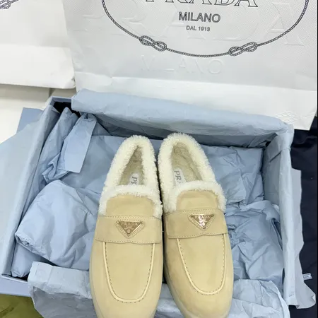 プラダ カジュアルシューズ