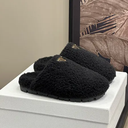 プラダ スリッパ