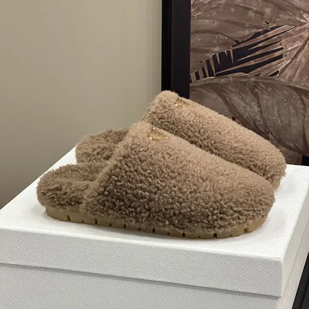 プラダ スリッパ