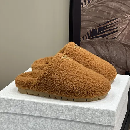 プラダ スリッパ
