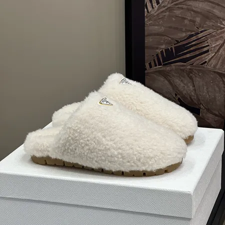 プラダ スリッパ