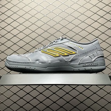 バレンシアガ カジュアルシューズ