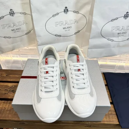 プラダ スニーカー
