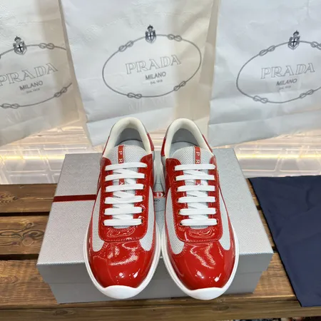 プラダ スニーカー