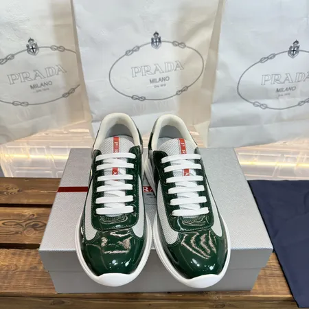 プラダ スニーカー