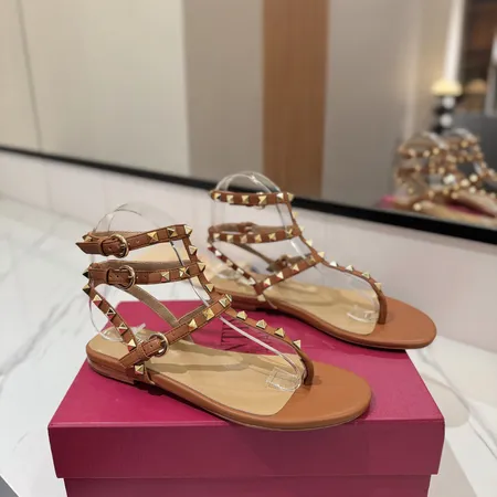 ヴァレンティノ サンダル