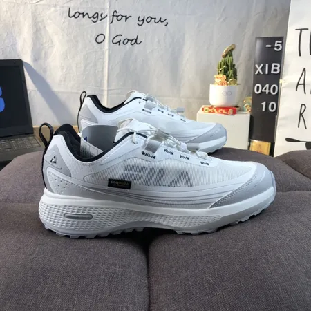 フィラ スニーカー