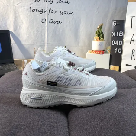 フィラ スニーカー