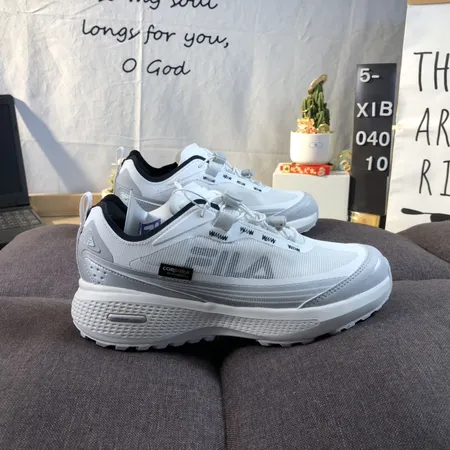 フィラ スニーカー