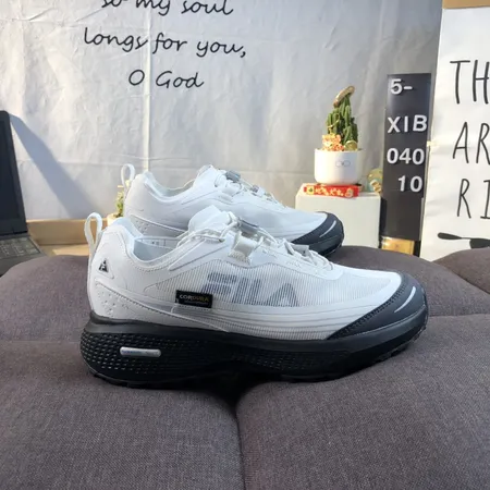 フィラ スニーカー