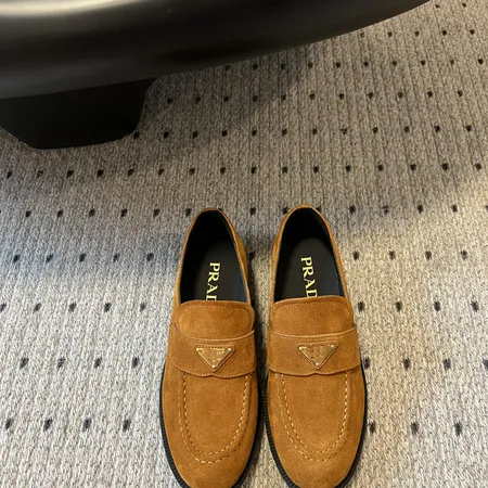 プラダ カジュアルシューズ