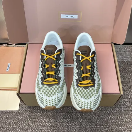 ミュウミュウ スニーカー