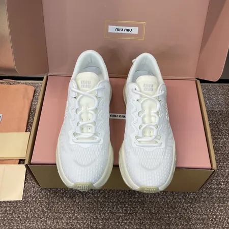 ミュウミュウ スニーカー