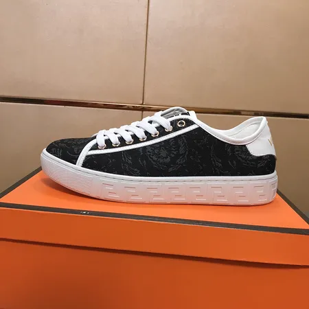 ヴェルサーチ カジュアルシューズ