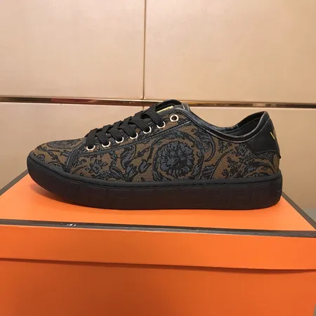 ヴェルサーチ カジュアルシューズ