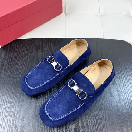 フェラガモ カジュアルシューズ