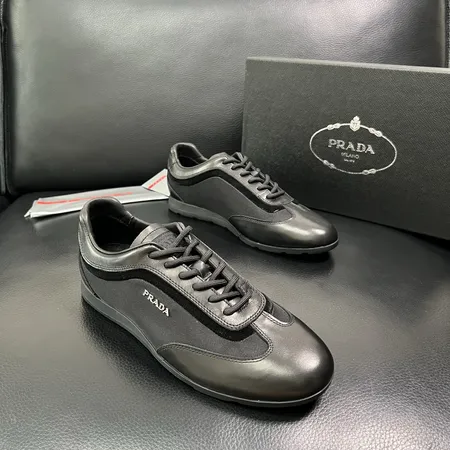 プラダ カジュアルシューズ