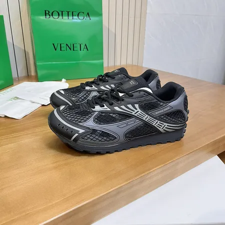 ボッテガ ヴェネタ カジュアルシューズ