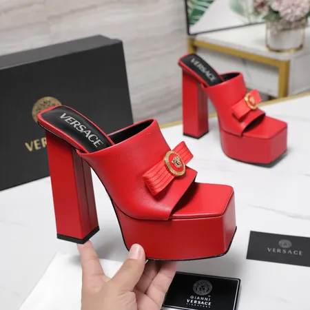 ヴェルサーチ サンダル