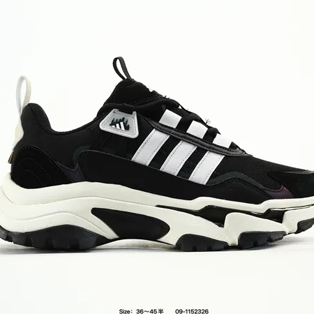 アディダス スニーカー