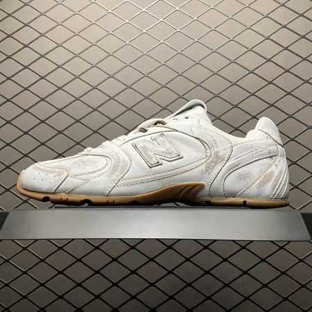 ミュウミュウ カジュアルシューズ