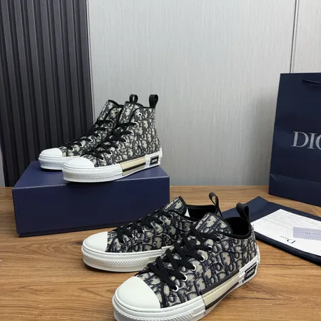 ディオール カジュアルシューズ