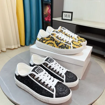 ヴェルサーチ カジュアルシューズ