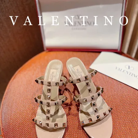 ヴァレンティノ サンダル