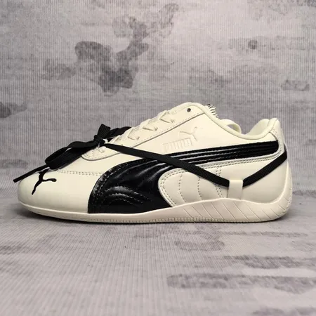 プーマ カジュアルシューズ