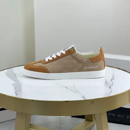 ジバンシィ カジュアルシューズ