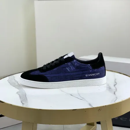 ジバンシィ カジュアルシューズ