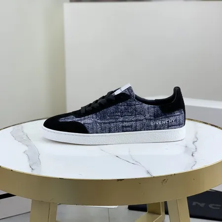 ジバンシィ カジュアルシューズ