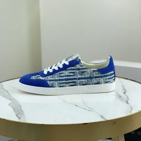 ジバンシィ カジュアルシューズ