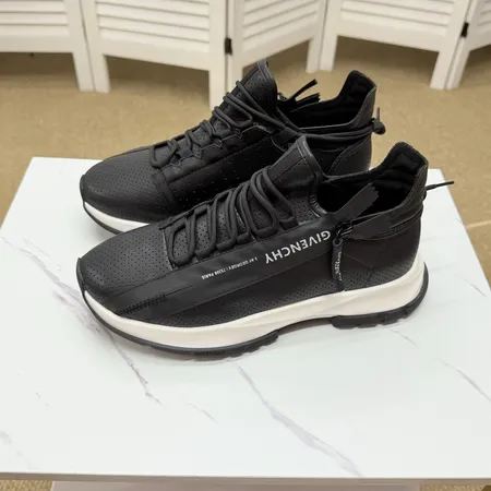 ジバンシィ カジュアルシューズ