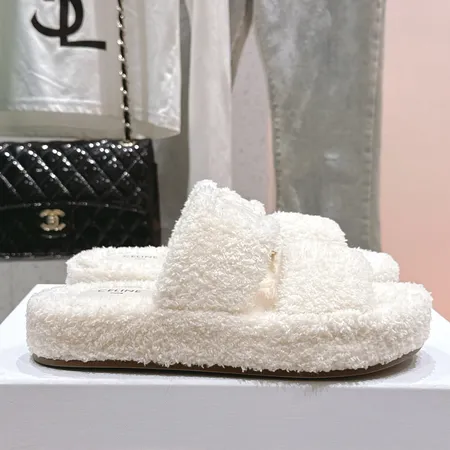 セリーヌ スリッパ