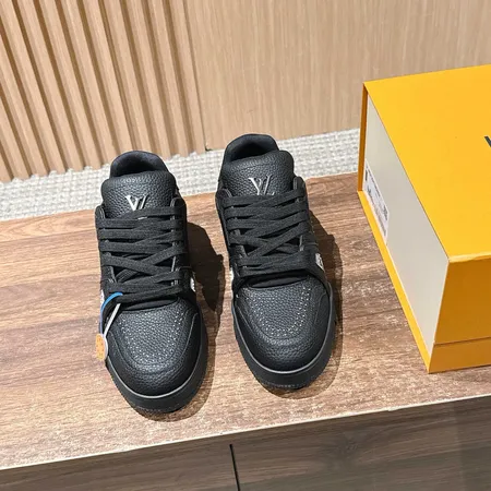 ルイヴィトン カジュアルシューズ