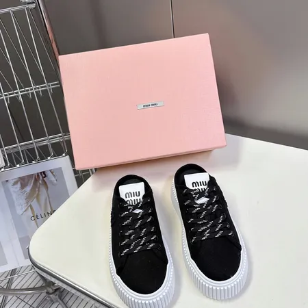 ミュウミュウ カジュアルシューズ