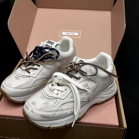 ミュウミュウ スニーカー